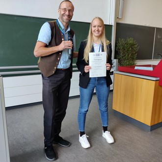 (2024-09) ASI-Jahrestagung 028 - Vortragspreisverleihung an Hannah Forsyth